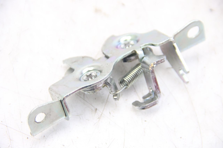 photo de Zamek siedzenia HONDA VISION NSC R 50 (2013 - 2015) - Zoom stanu zużycia