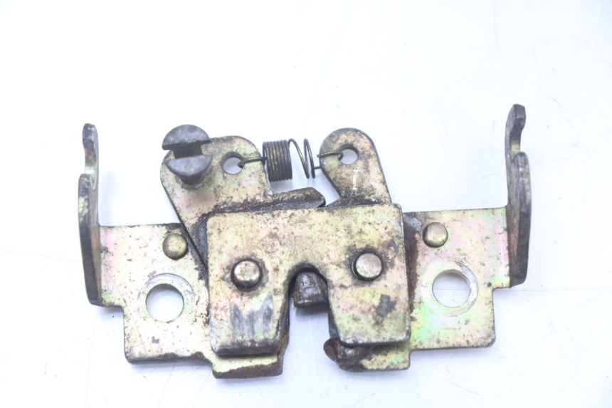 photo de Zamek siedzenia PEUGEOT VIVACITY NEW 4T 50 (2008 - 2017) - Szczegół części