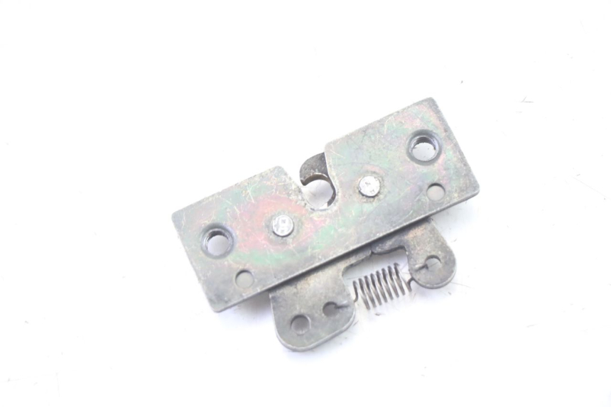 photo de Zamek siedzenia PEUGEOT VIVACITY 50 (2004 - 2009) - Inny kąt widzenia