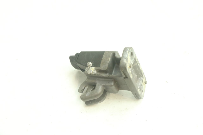photo de ZAMEK SIEDZENIA YAMAHA WAVE RUNNER GP R 1200 (2000 - 2003) - Inny kąt widzenia