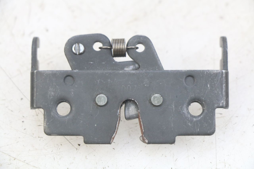 photo de Zamek siedzenia YAMAHA X-CITY XCITY 125 (2007 - 2013) - Inny kąt widzenia