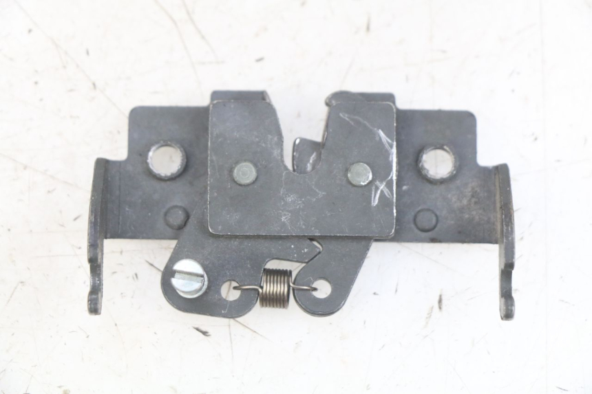 photo de Zamek siedzenia YAMAHA X-CITY XCITY 125 (2007 - 2013) - Zbliżenie techniczne