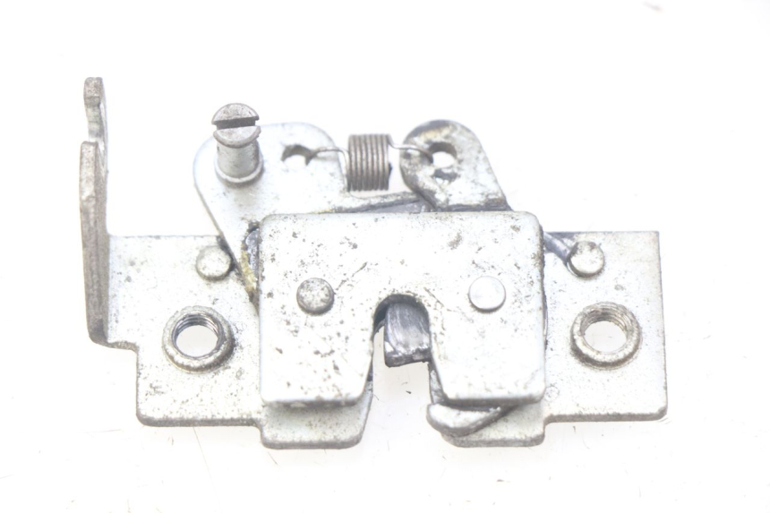 photo de Zamek siedzenia YAMAHA XMAX X-MAX 125 (2006 - 2009) - Widok główny