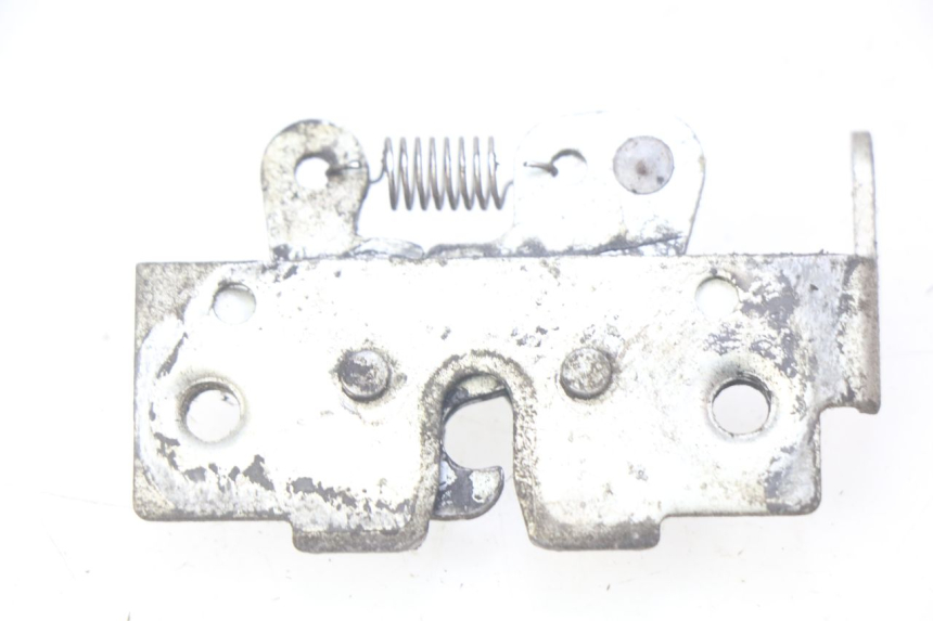 photo de Zamek siedzenia YAMAHA XMAX X-MAX 125 (2006 - 2009) - Szczegół części