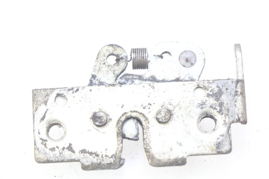 photo de Zamek siedzenia YAMAHA XMAX X-MAX 125 (2006 - 2009) - Zoom stanu zużycia