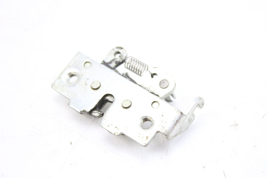 photo de Zamek siedzenia YAMAHA XMAX X-MAX 125 (2006 - 2009) - Zbliżenie techniczne