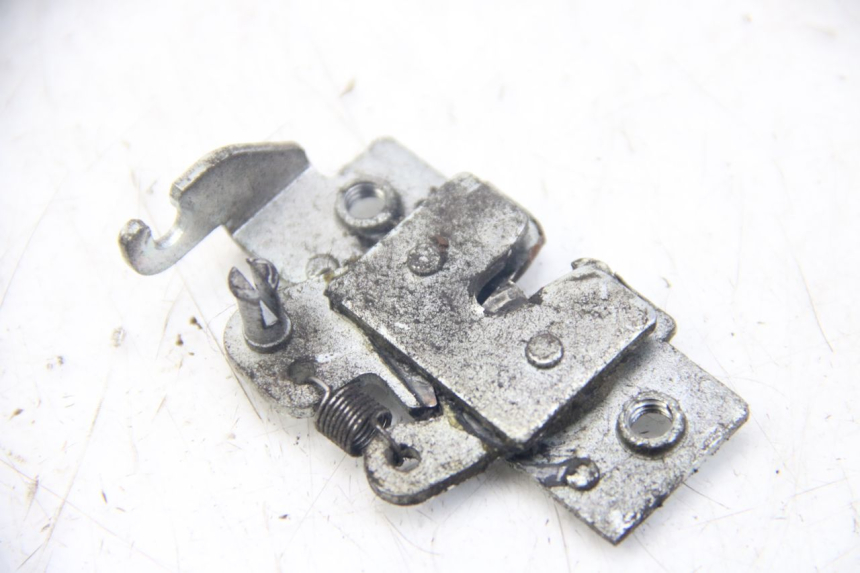 photo de Zamek siedzenia YAMAHA XMAX X-MAX 125 (2006 - 2009) - Widok główny