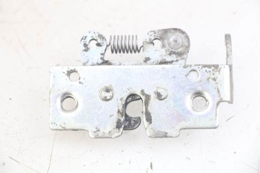 photo de Zamek siedzenia YAMAHA XMAX X-MAX 125 (2006 - 2009) - Szczegół części