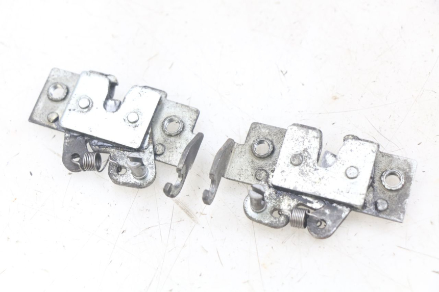 photo de Zamek siedzenia YAMAHA X-MAX XMAX 250 (2006 - 2009) - Widok główny