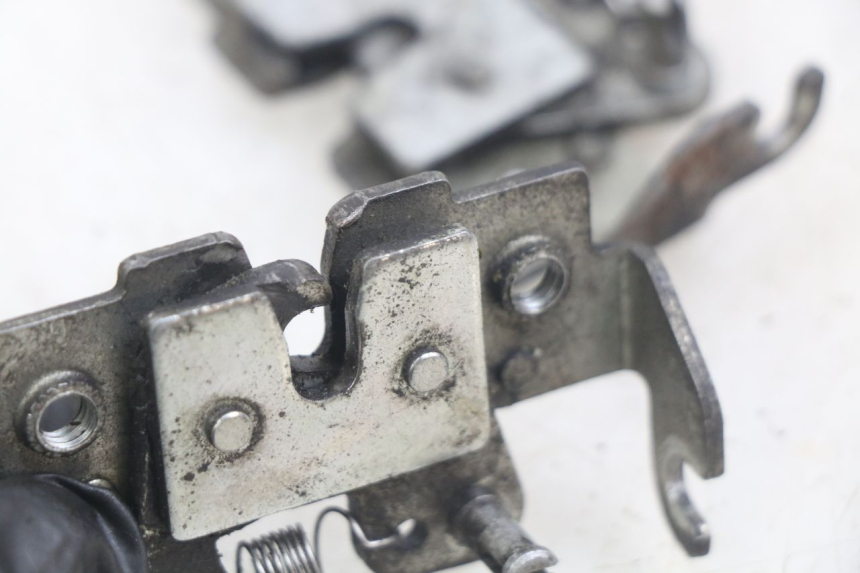 photo de Zamek siedzenia YAMAHA X-MAX XMAX 250 (2006 - 2009) - Szczegół części