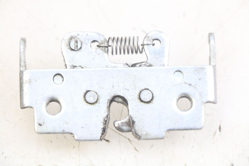 photo de Zamek siedzenia YAMAHA X-MAX XMAX 125 (2010 - 2013) - Szczegół części