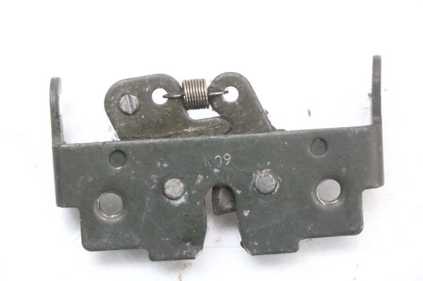 photo de Zamek siedzenia YAMAHA X-MAX XMAX 125 (2010 - 2013) - Szczegół części