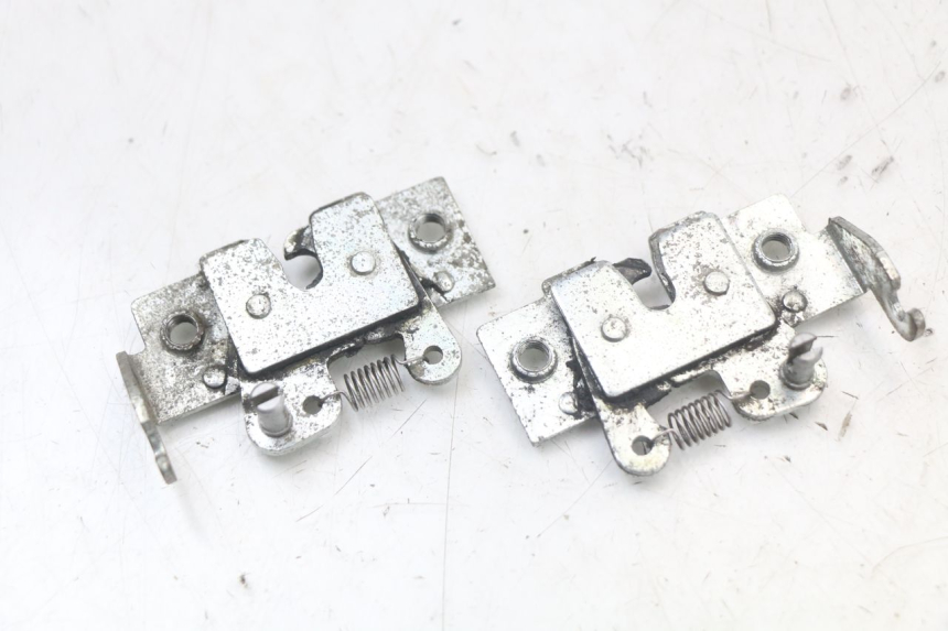 photo de Zamek siedzenia YAMAHA X-MAX XMAX 250 (2006 - 2009) - Szczegół części