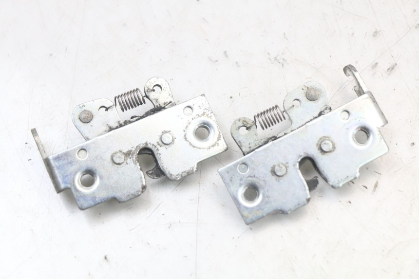 photo de Zamek siedzenia YAMAHA X-MAX XMAX 250 (2006 - 2009) - Zoom stanu zużycia