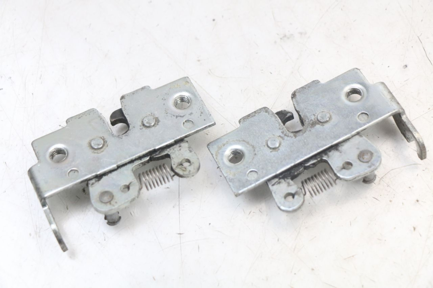 photo de Zamek siedzenia YAMAHA X-MAX XMAX 250 (2006 - 2009) - Inny kąt widzenia