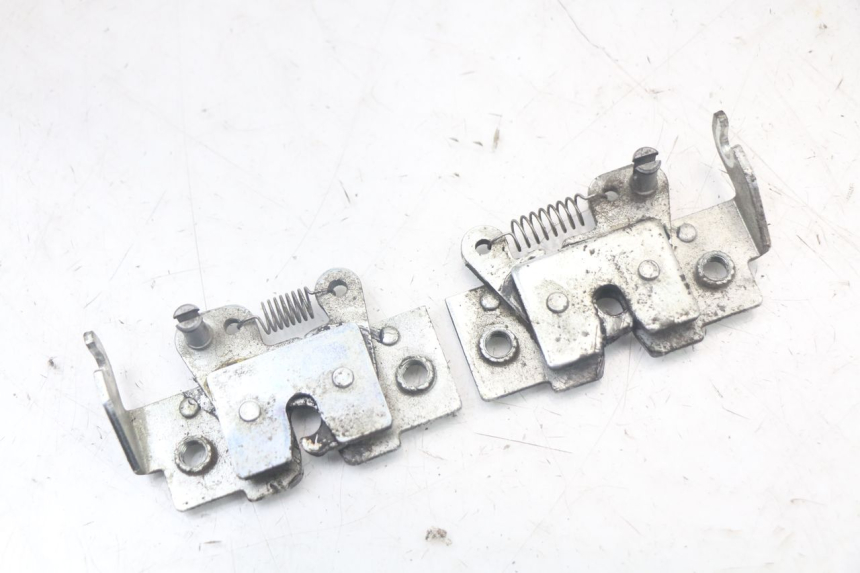 photo de Zamek siedzenia YAMAHA XMAX X-MAX 125 (2006 - 2009) - Szczegół części