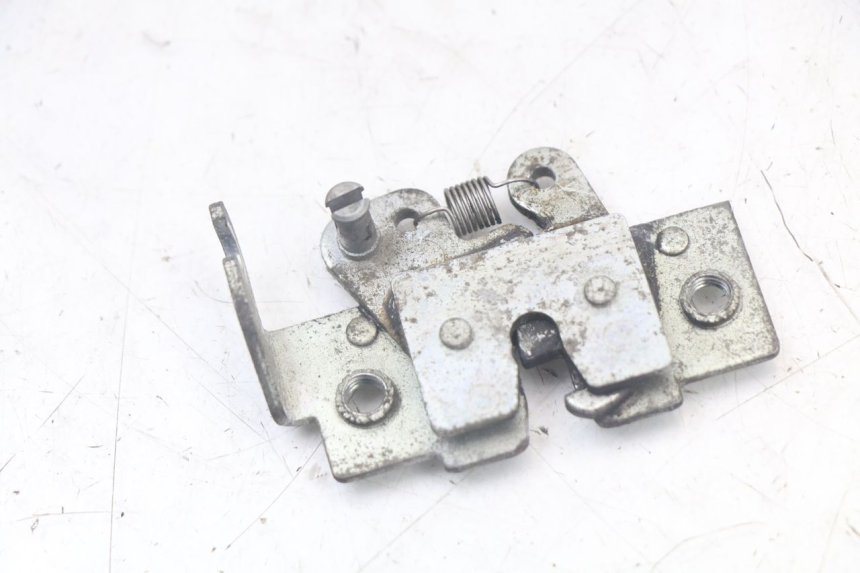 photo de Zamek siedzenia YAMAHA XMAX X-MAX 125 (2006 - 2009) - Widok główny