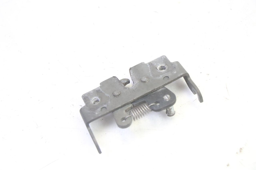 photo de Zamek siedzenia YAMAHA X-MAX XMAX 125 (2010 - 2013) - Inny kąt widzenia