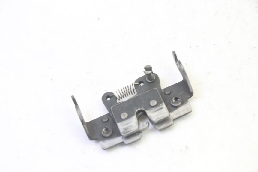 photo de Zamek siedzenia YAMAHA X-MAX XMAX 125 (2010 - 2013) - Widok główny