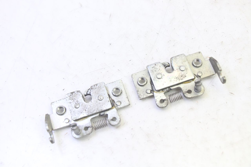 photo de Zamek siedzenia YAMAHA X-MAX XMAX 250 (2006 - 2009) - Inny kąt widzenia