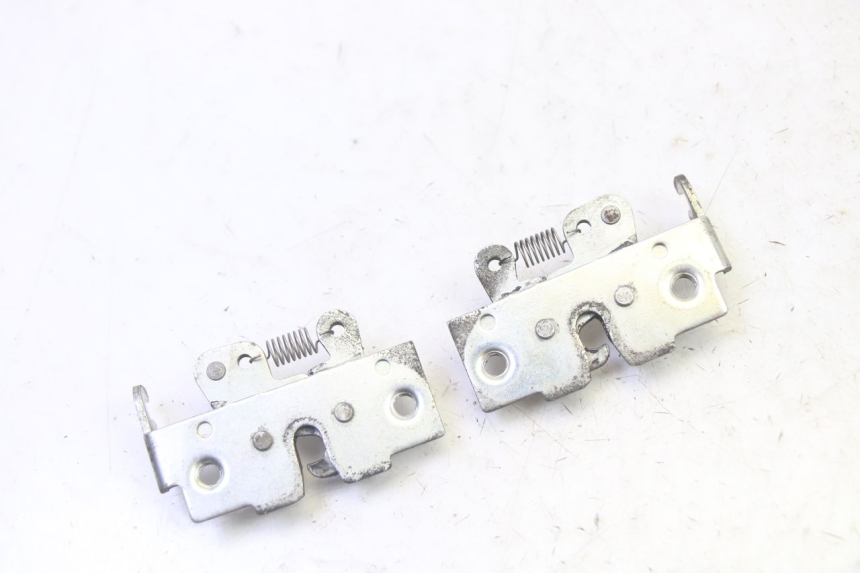 photo de Zamek siedzenia YAMAHA X-MAX XMAX 250 (2006 - 2009) - Zbliżenie techniczne