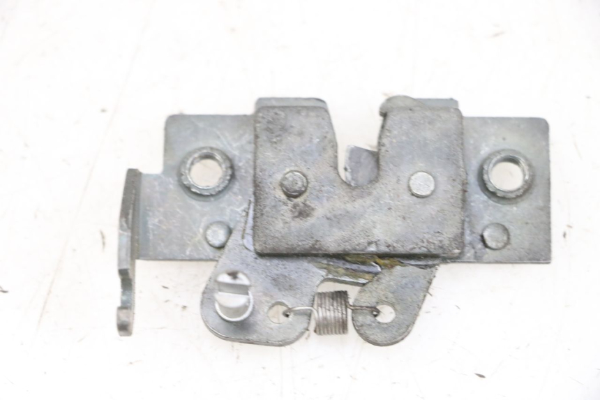 photo de Zamek siedzenia YAMAHA XMAX X-MAX 125 (2006 - 2009) - Widok główny