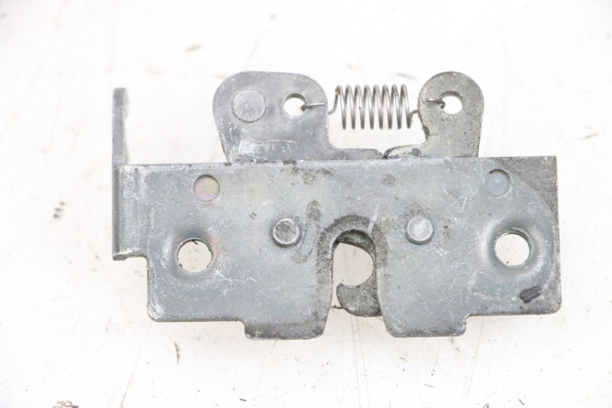 photo de Zamek siedzenia YAMAHA XMAX X-MAX 125 (2006 - 2009) - Szczegół części