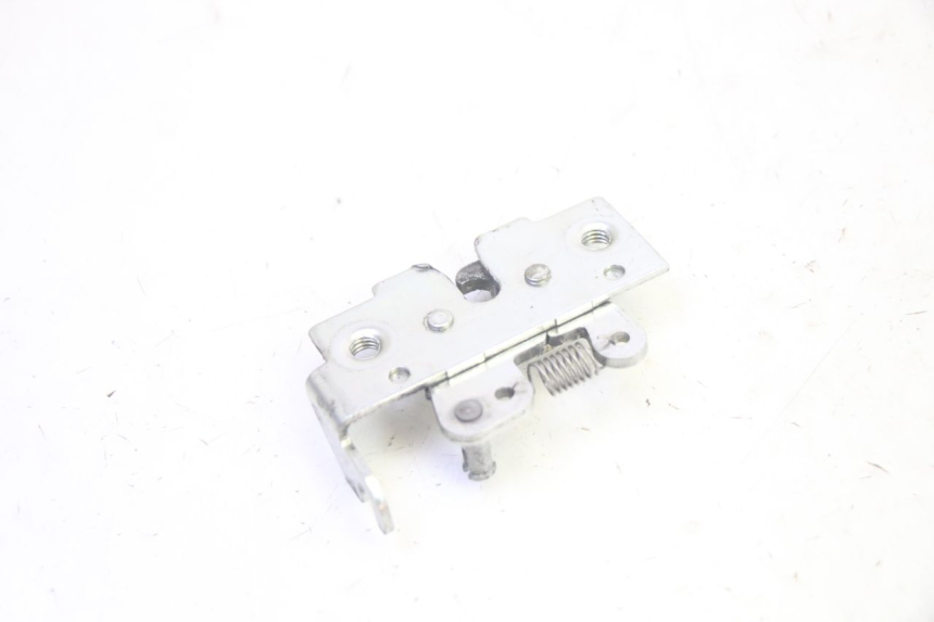 photo de Zamek siedzenia YAMAHA XMAX X-MAX 125 (2006 - 2009) - Inny kąt widzenia