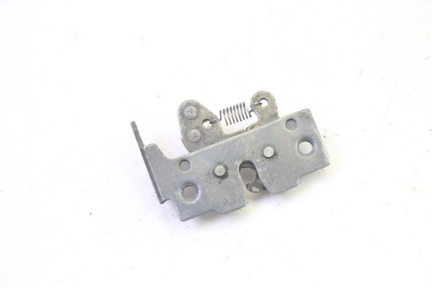 photo de Zamek siedzenia PIAGGIO X8 125 (2004 - 2007) - Zoom stanu zużycia