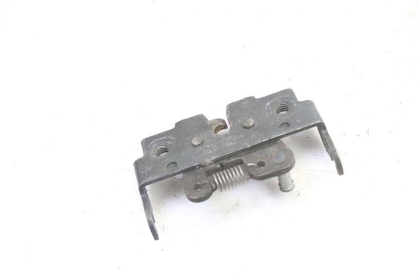 photo de ZAMEK SIEDZENIA PIAGGIO X9 EVOLUTION 125 (2003 - 2007) - Inny kąt widzenia