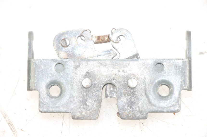 photo de Zamek siedzenia PIAGGIO X9 125 (2000 - 2003) - Zoom stanu zużycia