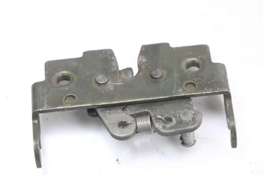 photo de Zamek siedzenia PIAGGIO X9 125 (2000 - 2003) - Inny kąt widzenia