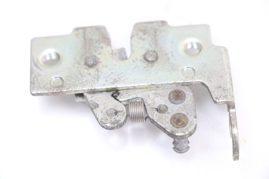 photo de ZAMEK SIEDZENIA PIAGGIO XEVO - X EVO 125 (2007 - 2017) - Szczegół części