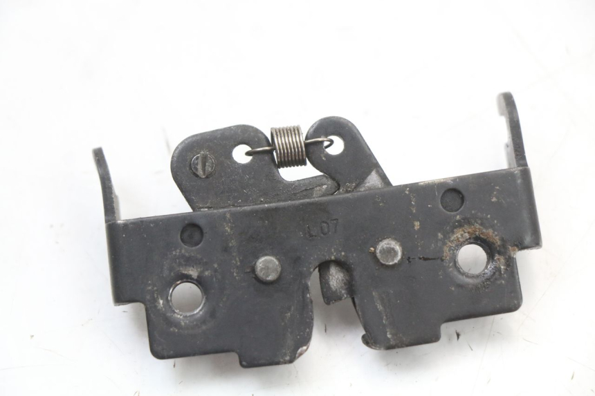 photo de ZAMEK SIEDZENIA PIAGGIO XEVO - X EVO 125 (2007 - 2017) - Szczegół części