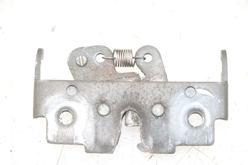 photo de Zamek siedzenia YAMAHA X-MAX XMAX ABS 250 (2010 - 2014) - Szczegół części