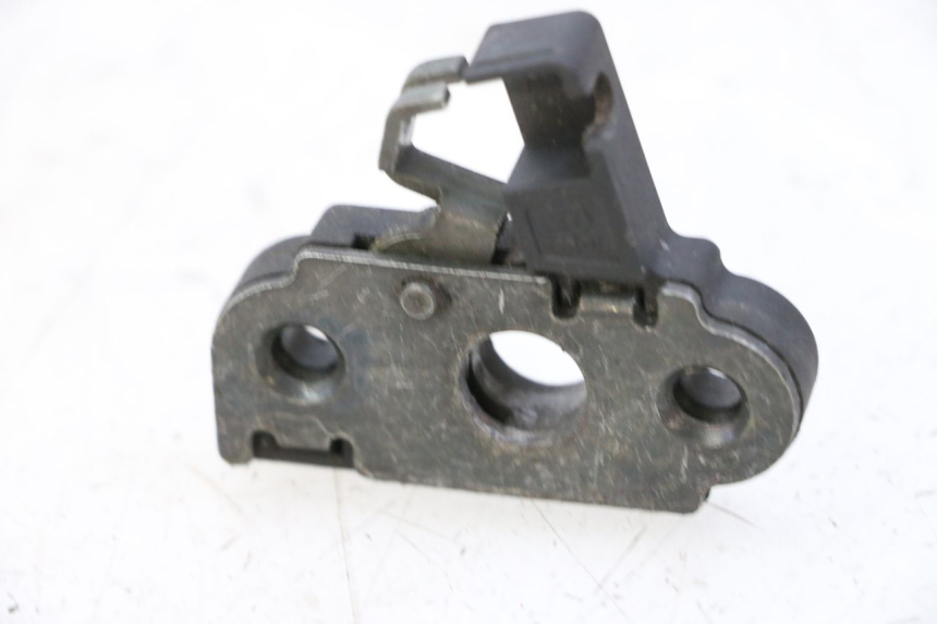 photo de Zamek siedzenia YAMAHA YP MAJESTY 125 (2002 - 2006) - Widok główny