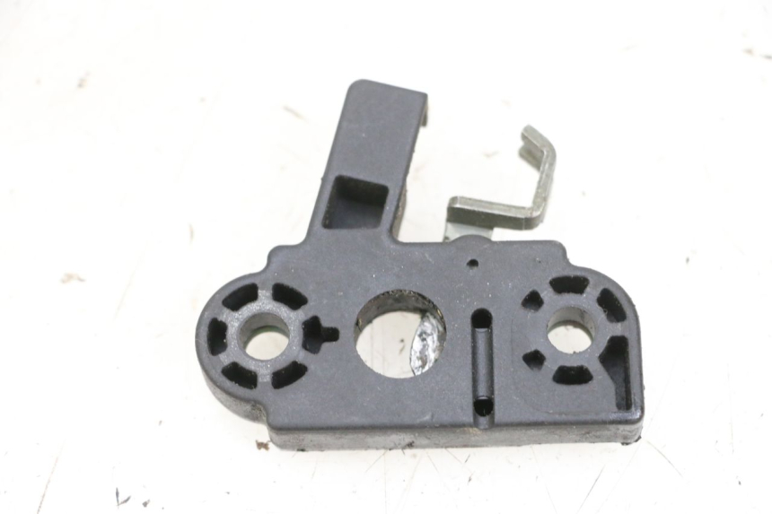 photo de Zamek siedzenia YAMAHA YP MAJESTY 125 (2002 - 2006) - Widok główny