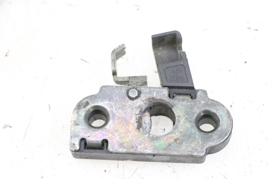 photo de Zamek siedzenia YAMAHA YP MAJESTY 125 (2002 - 2006) - Szczegół części