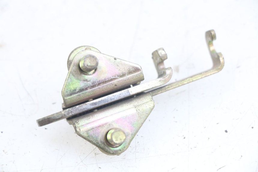 photo de Zamek siedzenia YAMAHA YZF R THUNDERCAT 600 (1996 - 2003) - Szczegół części