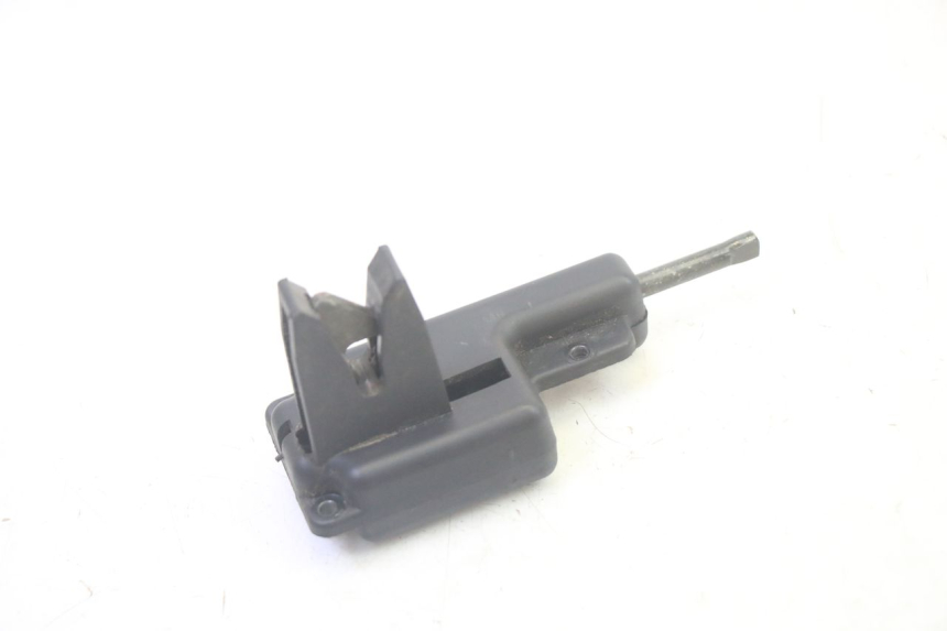 photo de ZAMEK SIEDZENIA PIAGGIO ZIP 4T 50 (2018 - 2020) - Szczegół części