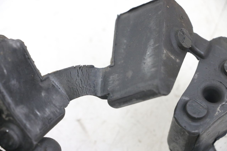 photo de TULEJA AMORTYZUJĄCA ZĘBATKĘ TRIUMPH SPEED TRIPLE T301 900 (1994 - 1996) - Szczegół części