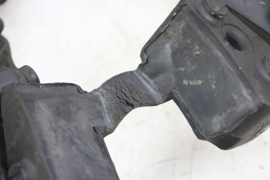 photo de TULEJA AMORTYZUJĄCA ZĘBATKĘ TRIUMPH SPEED TRIPLE T301 900 (1994 - 1996) - Inny kąt widzenia