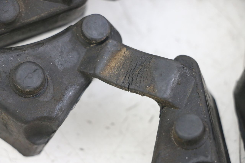 photo de TULEJA AMORTYZUJĄCA ZĘBATKĘ TRIUMPH SPEED TRIPLE T301 900 (1994 - 1996) - Stan powierzchni