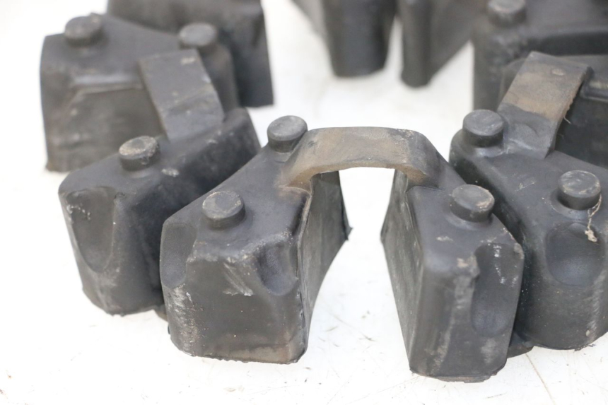 photo de TULEJA AMORTYZATORA KORONY TRIUMPH SPRINT 900 (1995 - 1998) - Inny kąt widzenia