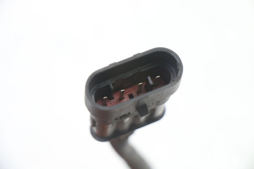 photo de SONDA LAMBDA PEUGEOT SATELIS 250 (2006 - 2012) - Zbliżenie techniczne