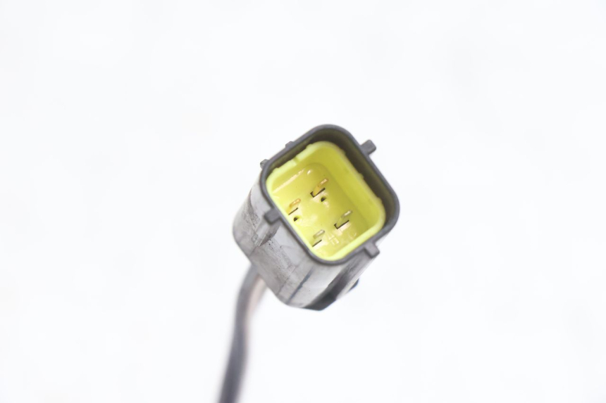 photo de SONDA LAMBDA PEUGEOT SATELIS 125 (2006 - 2009) - Zbliżenie techniczne
