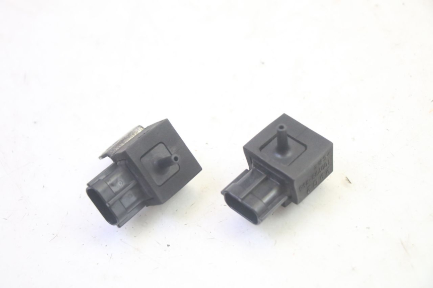 photo de CZUJNIK CIŚNIENIA POWIETRZA SUZUKI BURGMAN EXECUTIVE ABS 650 (2006 - 2012) - Widok główny