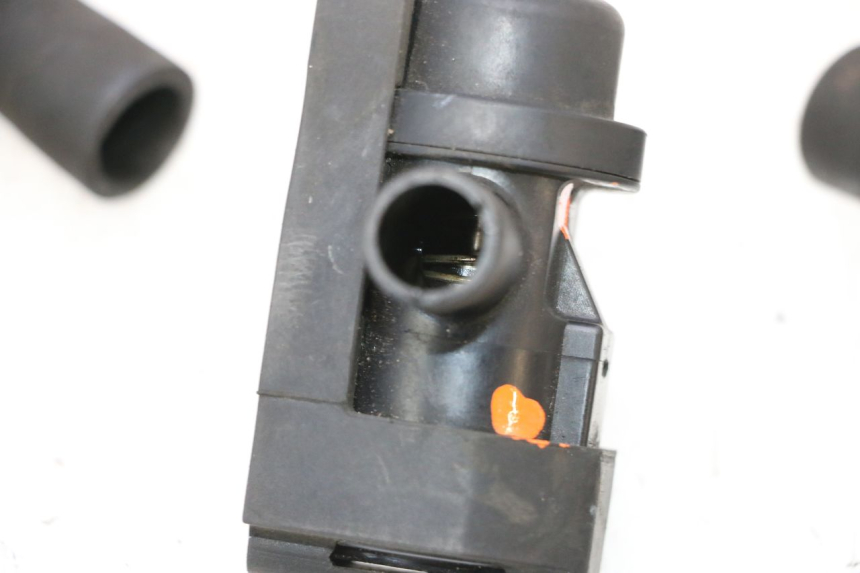 photo de CZUJNIK CIŚNIENIA POWIETRZA KAWASAKI ER-6 ER6 F ABS 650 (2012 - 2016) - Inny kąt widzenia