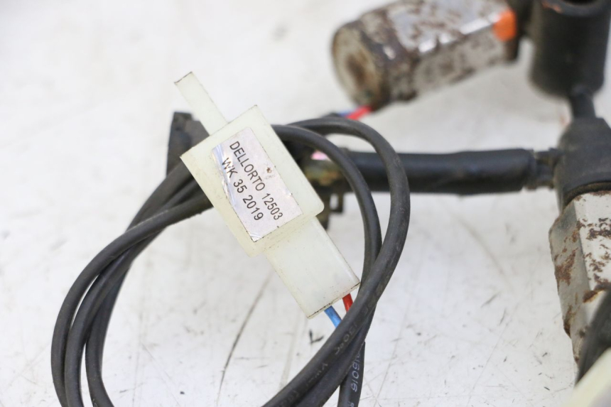 photo de CZUJNIK CIŚNIENIA POWIETRZA JM MOTORS EVOLIS 4T 50 (2018 - 2022) - Inny kąt widzenia