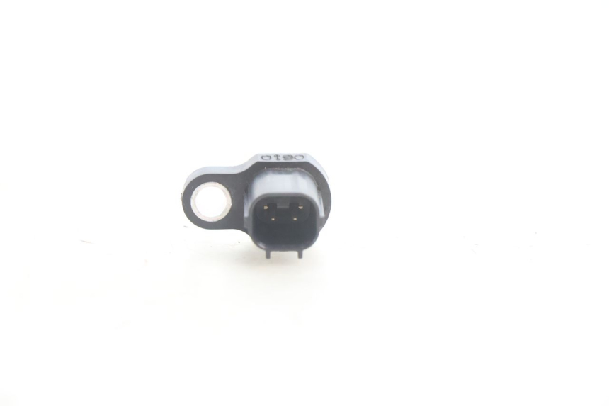 photo de CZUJNIK CIŚNIENIA POWIETRZA YAMAHA FZ8 800 (2010 - 2016) - Inny kąt widzenia